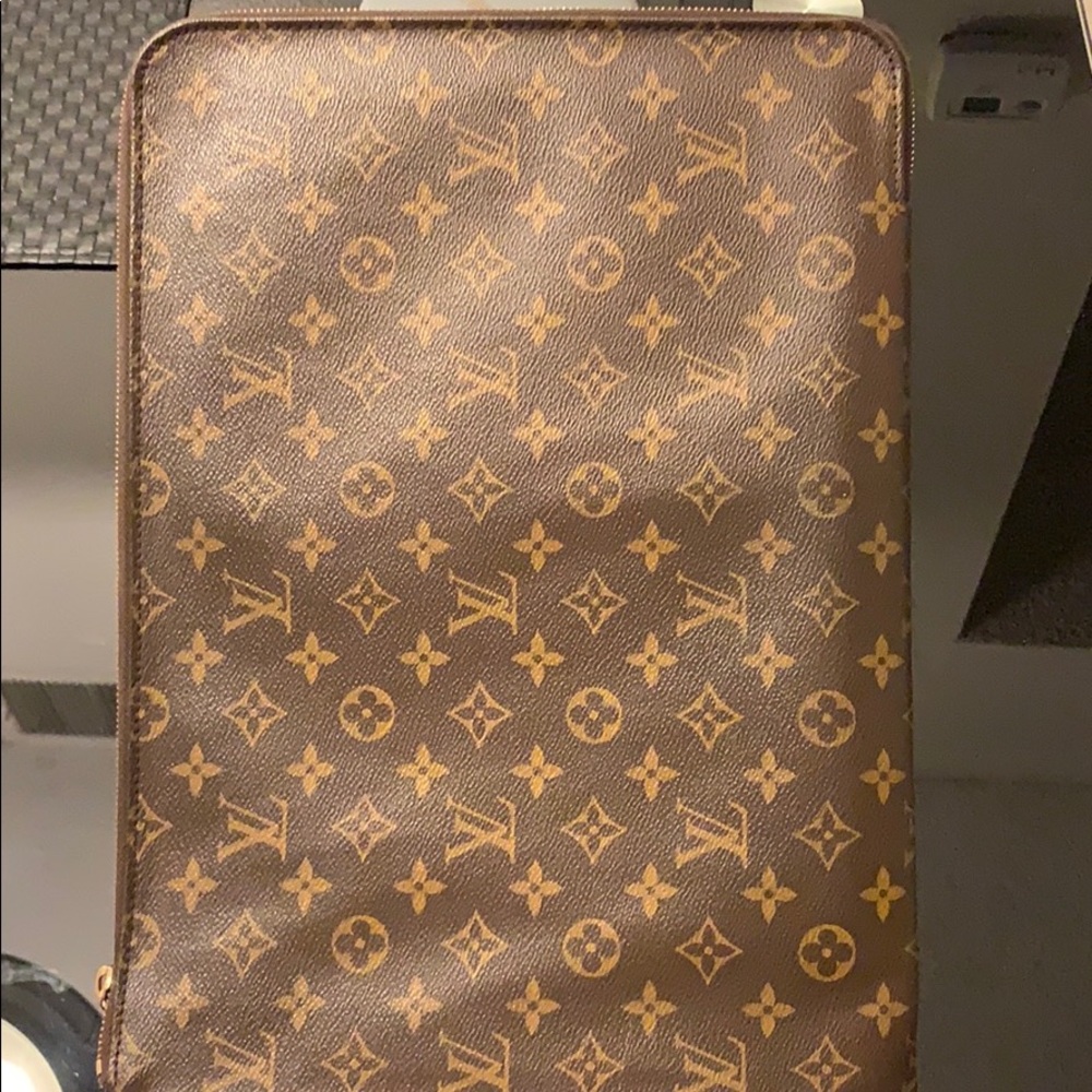 Louis Vuitton Executive Case - Picture 2 of 4